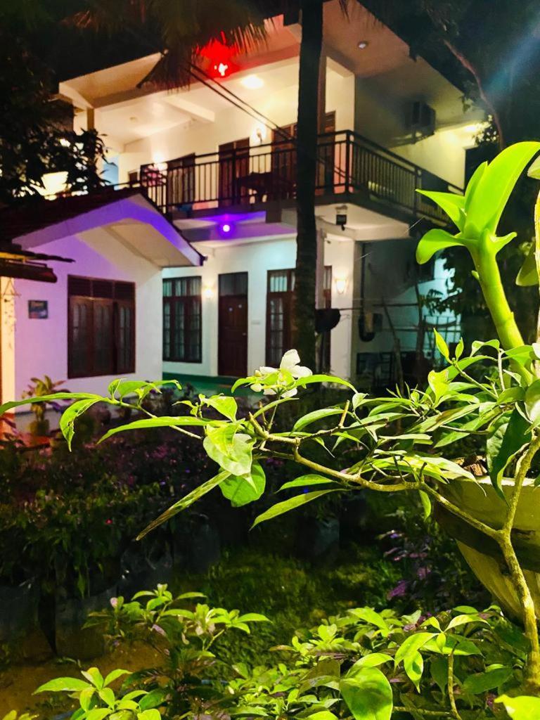 Gihan Guesthouse ミリッサ エクステリア 写真